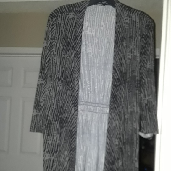 Robert Louis Jackets & Blazers - 1X Robert Louis Soft Stretchy Cardigan Robert Louis Jackets & Blazers - 1X Robert Louis Soft Stretchy Cardigan